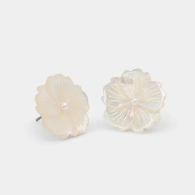 Cercei Camelliaa Cercei Camelliaa