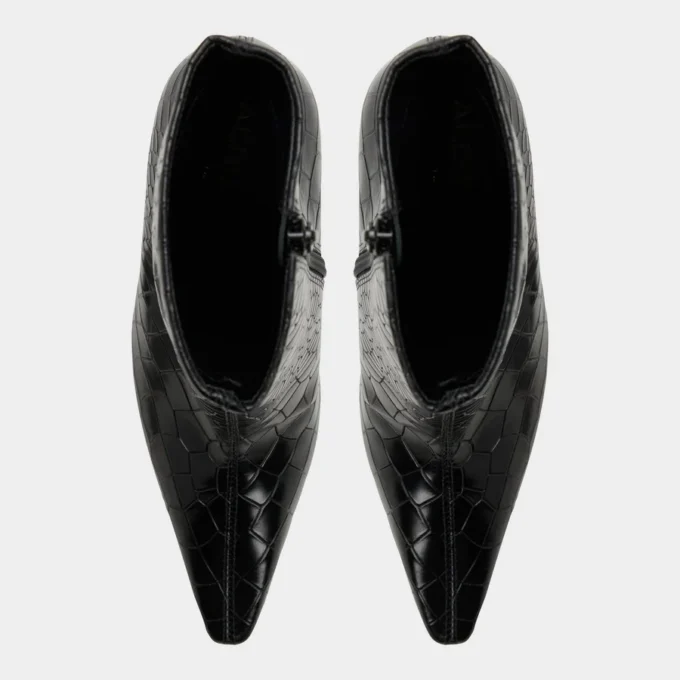 Ghete Eoweaveth, toc stiletto
