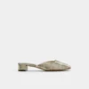 Lannah Mule, toc gros