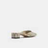 Lannah Mule, toc gros